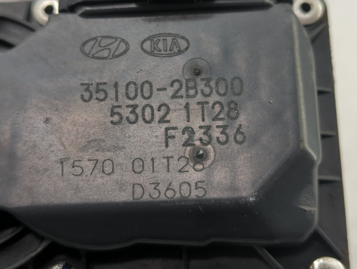 2012-2019 Kia Rio Throttle Body P/N:5302 1T28 35100-2B300 Fits Fits 2012 2013 2014 2015 2016 2017 2018 2019 OEM Used Auto Pa