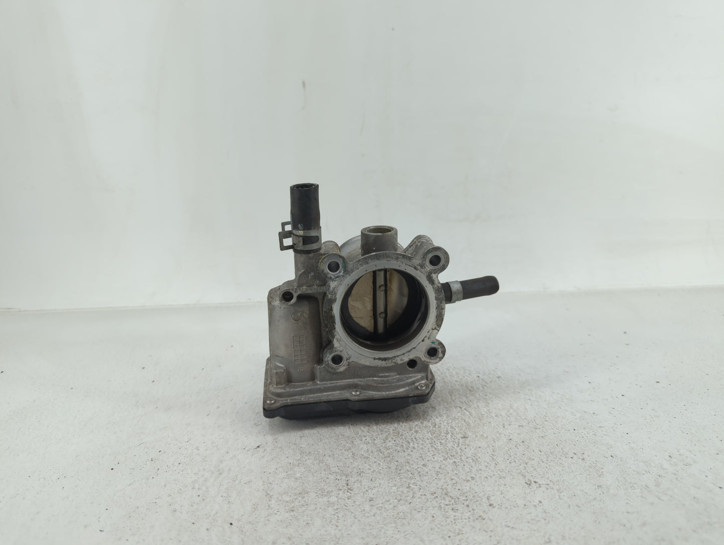 2012-2019 Kia Rio Throttle Body P/N:35100-2B300 Fits Fits 2012 2013 2014 2015 2016 2017 2018 2019 OEM Used Auto Parts - Oemu