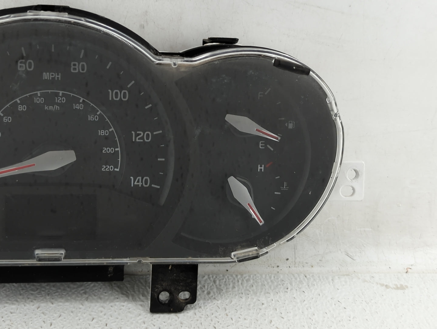 2016-2017 Kia Rio Instrument Cluster Speedometer Gauges P/N:94024-1W770 Fits Fits 2016 2017 OEM Used Auto Parts - Oemusedaut
