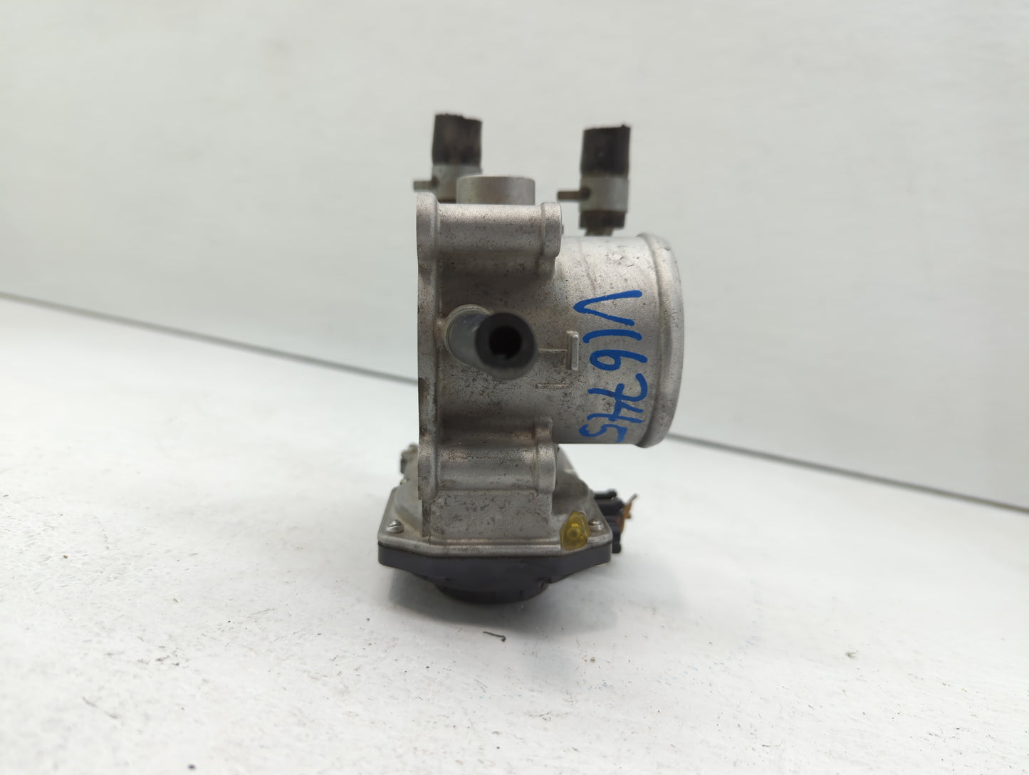 2012-2019 Kia Rio Throttle Body P/N:35100-2B300 Fits Fits 2012 2013 2014 2015 2016 2017 2018 2019 OEM Used Auto Parts - Oemu