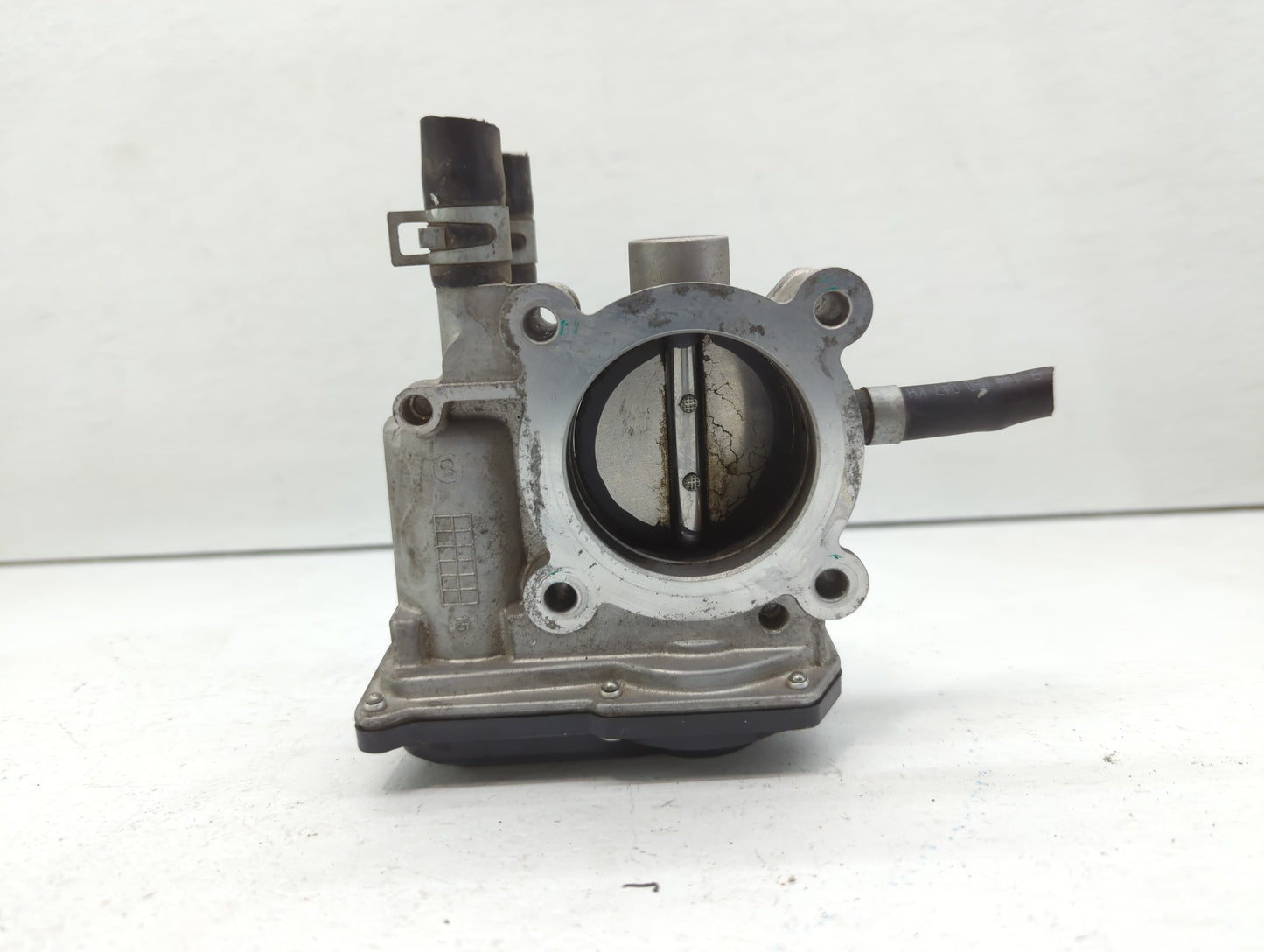 2012-2019 Kia Rio Throttle Body P/N:35100-2B300 Fits Fits 2012 2013 2014 2015 2016 2017 2018 2019 OEM Used Auto Parts - Oemu