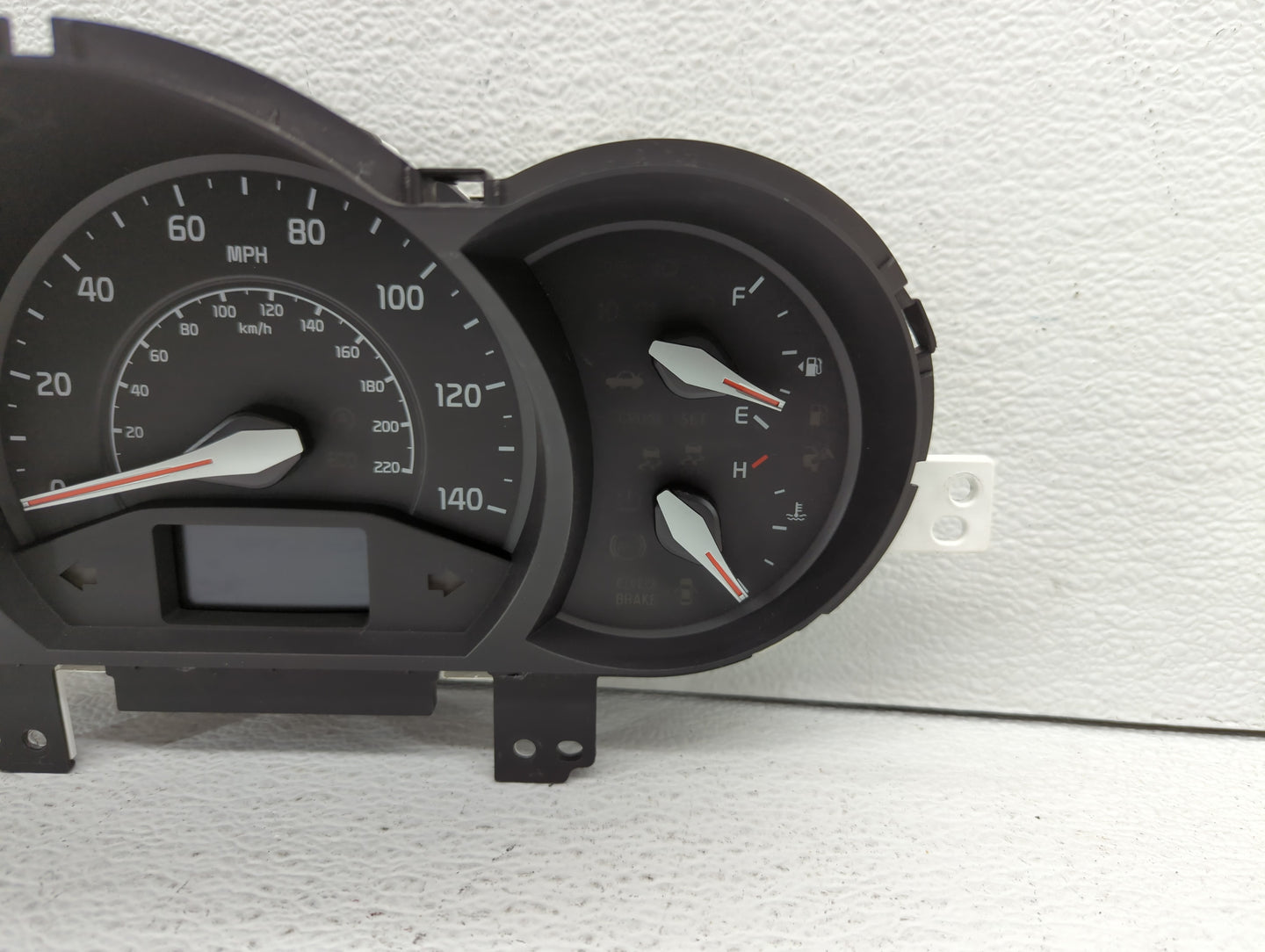 2016-2017 Kia Rio Instrument Cluster Speedometer Gauges P/N:94024-1W770 Fits Fits 2016 2017 OEM Used Auto Parts - Oemusedaut