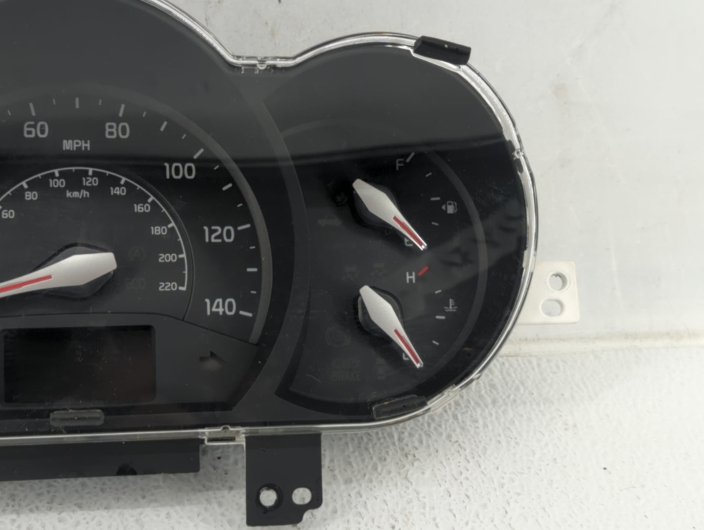 2016-2017 Kia Rio Instrument Cluster Speedometer Gauges P/N:94024-1W770 Fits Fits 2016 2017 OEM Used Auto Parts - Oemusedaut