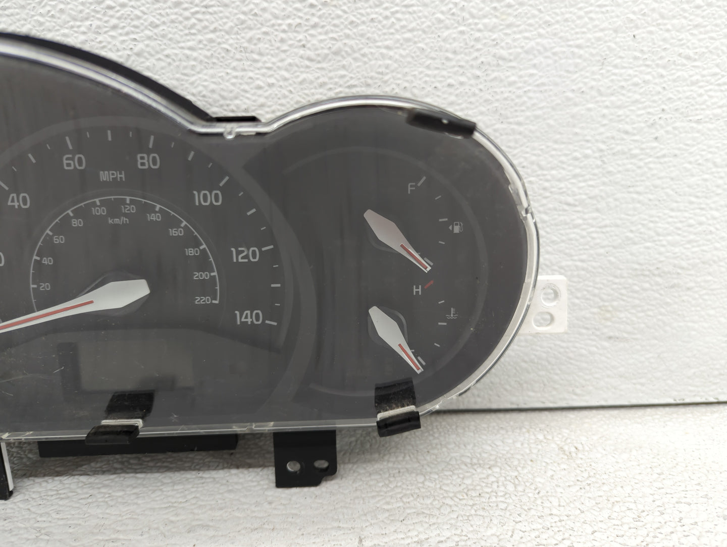 2016-2017 Kia Rio Instrument Cluster Speedometer Gauges P/N:94024-1W770 Fits Fits 2016 2017 OEM Used Auto Parts - Oemusedaut