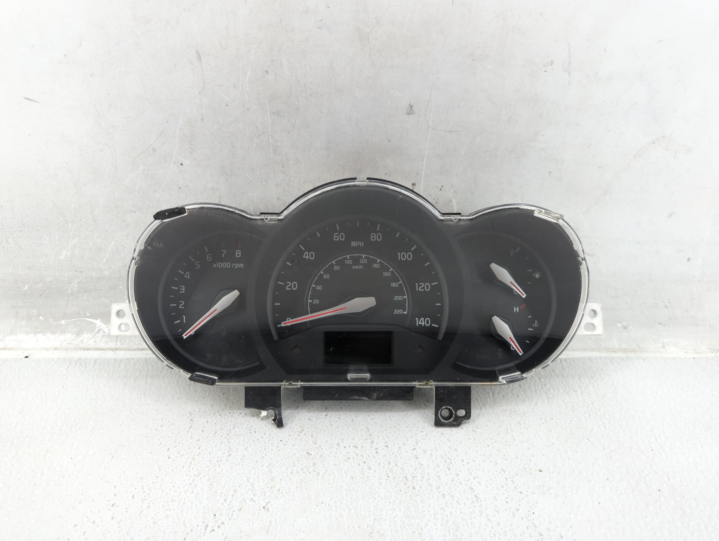 2016-2017 Kia Rio Instrument Cluster Speedometer Gauges P/N:94024-1W770 Fits Fits 2016 2017 OEM Used Auto Parts - Oemusedaut