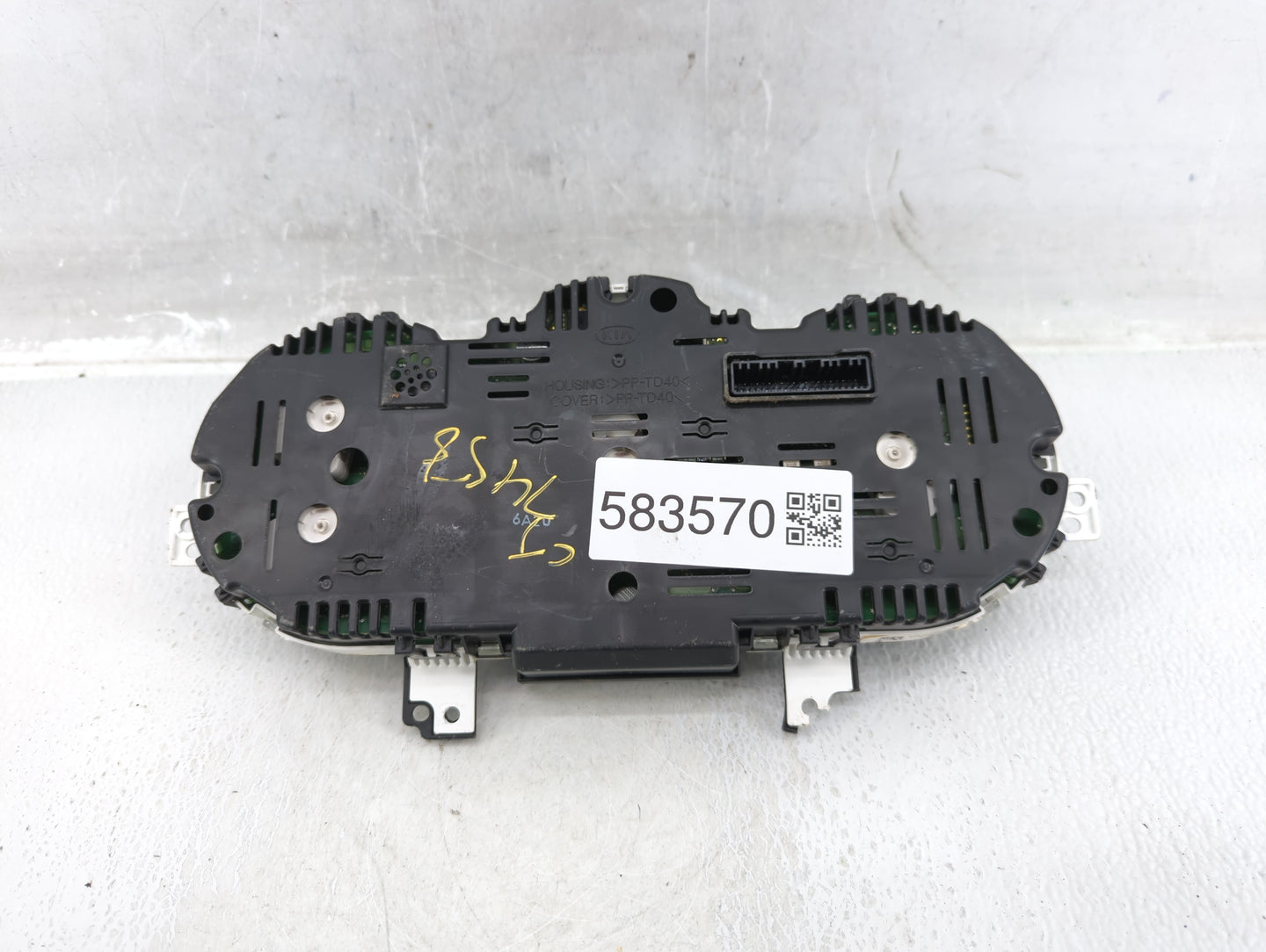 2016-2017 Kia Rio Instrument Cluster Speedometer Gauges P/N:94024-1W770 Fits Fits 2016 2017 OEM Used Auto Parts - Oemusedaut
