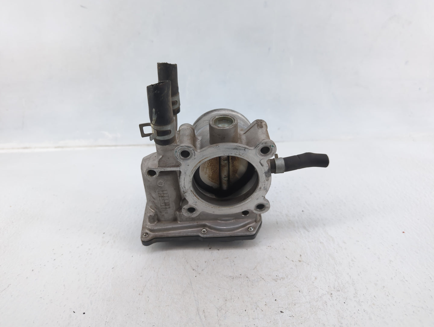 2012-2019 Kia Rio Throttle Body P/N:35100-2B300 Fits Fits 2012 2013 2014 2015 2016 2017 2018 2019 OEM Used Auto Parts - Oemu