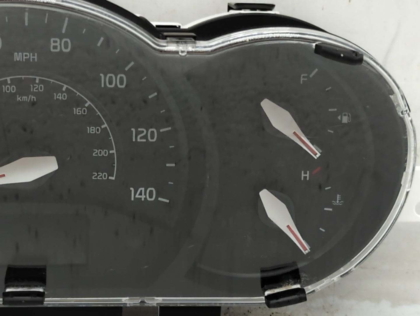 2016-2017 Kia Rio Instrument Cluster Speedometer Gauges P/N:94024-1W770 Fits Fits 2016 2017 OEM Used Auto Parts - Oemusedaut