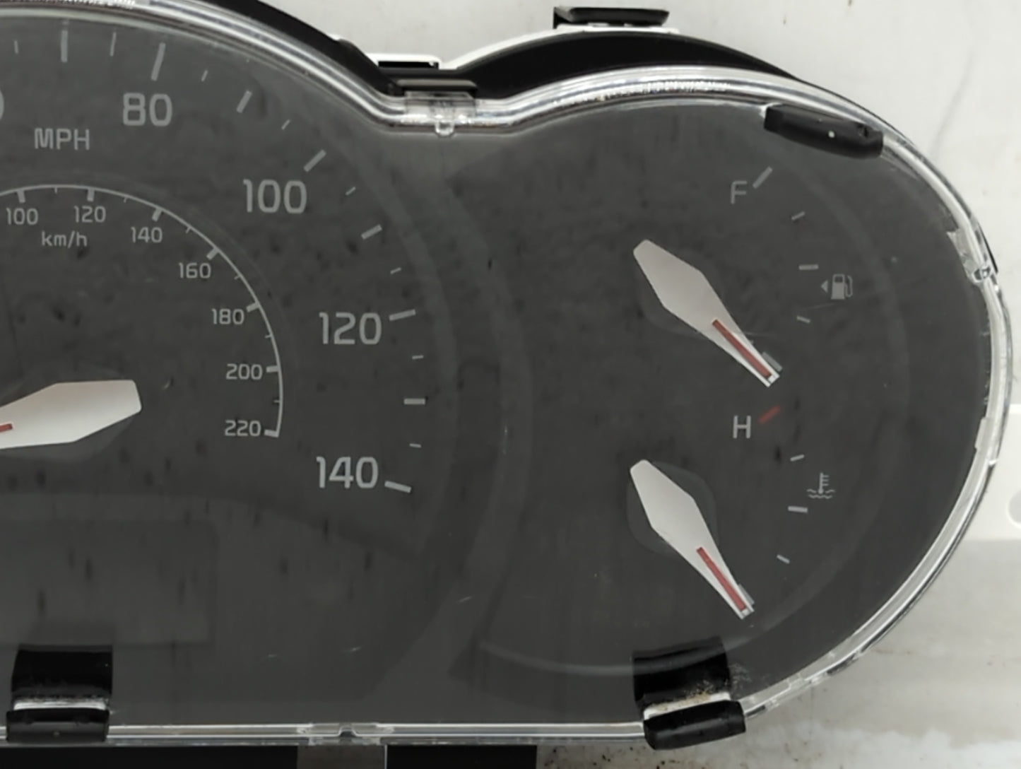 2016-2017 Kia Rio Instrument Cluster Speedometer Gauges P/N:94024-1W770 Fits Fits 2016 2017 OEM Used Auto Parts - Oemusedaut