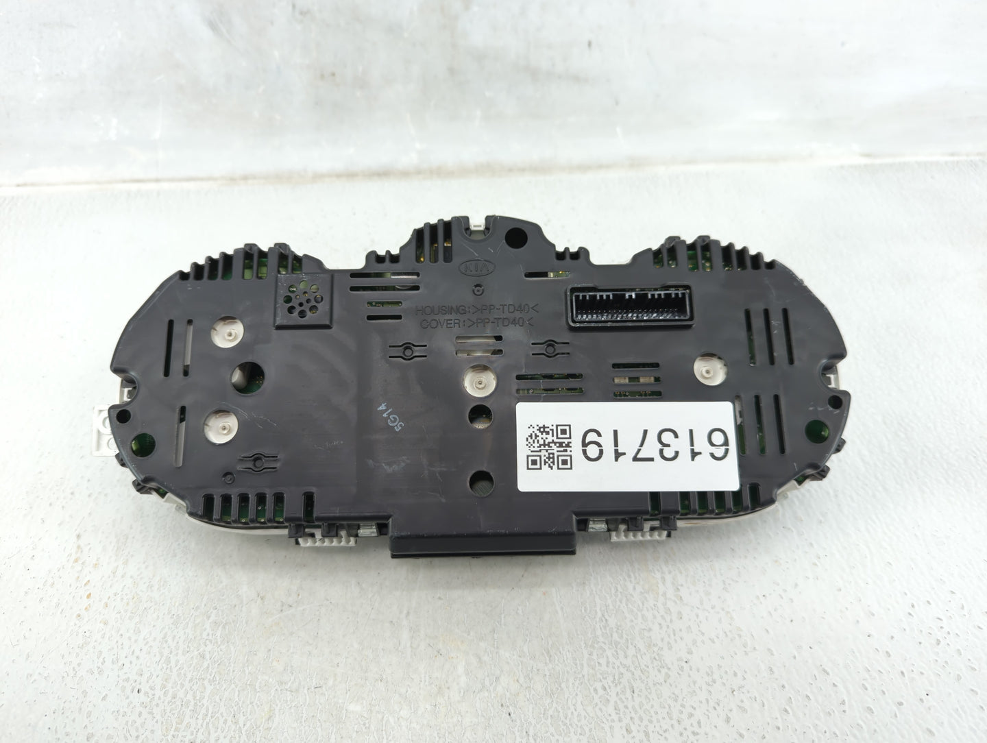 2016-2017 Kia Rio Instrument Cluster Speedometer Gauges P/N:94024-1W770 Fits Fits 2016 2017 OEM Used Auto Parts - Oemusedaut