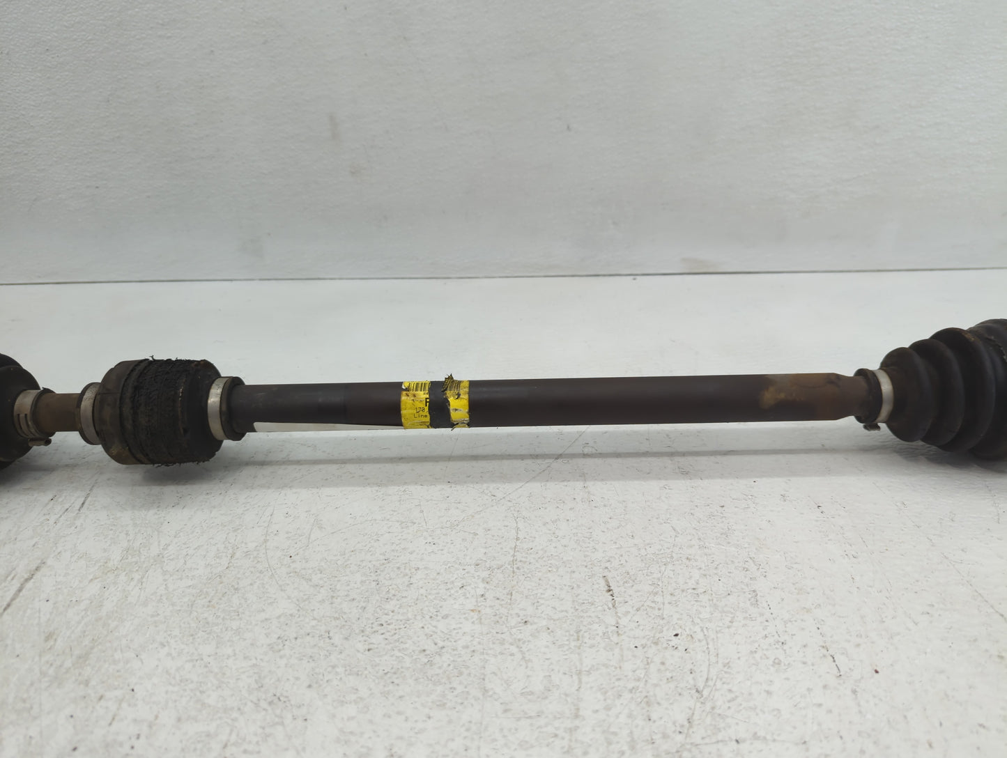 2012-2017 Kia Rio Axle Shaft Front Passenger Cv C/v - Oemusedautoparts1.com
