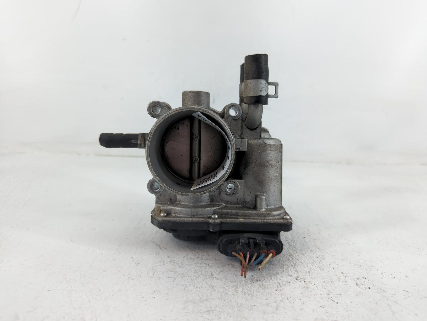 2012-2019 Kia Rio Throttle Body P/N:35100-2B300 Fits Fits 2012 2013 2014 2015 2016 2017 2018 2019 OEM Used Auto Parts - Oemu