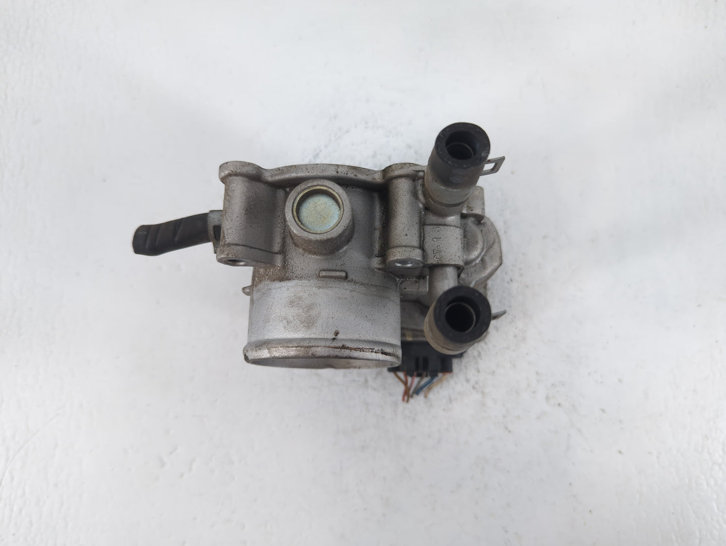 2012-2019 Kia Rio Throttle Body P/N:35100-2B300 Fits Fits 2012 2013 2014 2015 2016 2017 2018 2019 OEM Used Auto Parts - Oemu