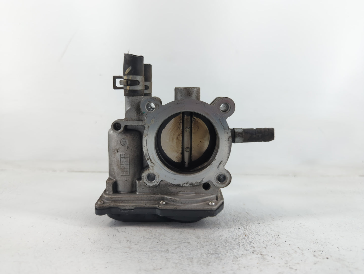 2012-2019 Kia Rio Throttle Body P/N:35100-2B300 Fits Fits 2012 2013 2014 2015 2016 2017 2018 2019 OEM Used Auto Parts - Oemu