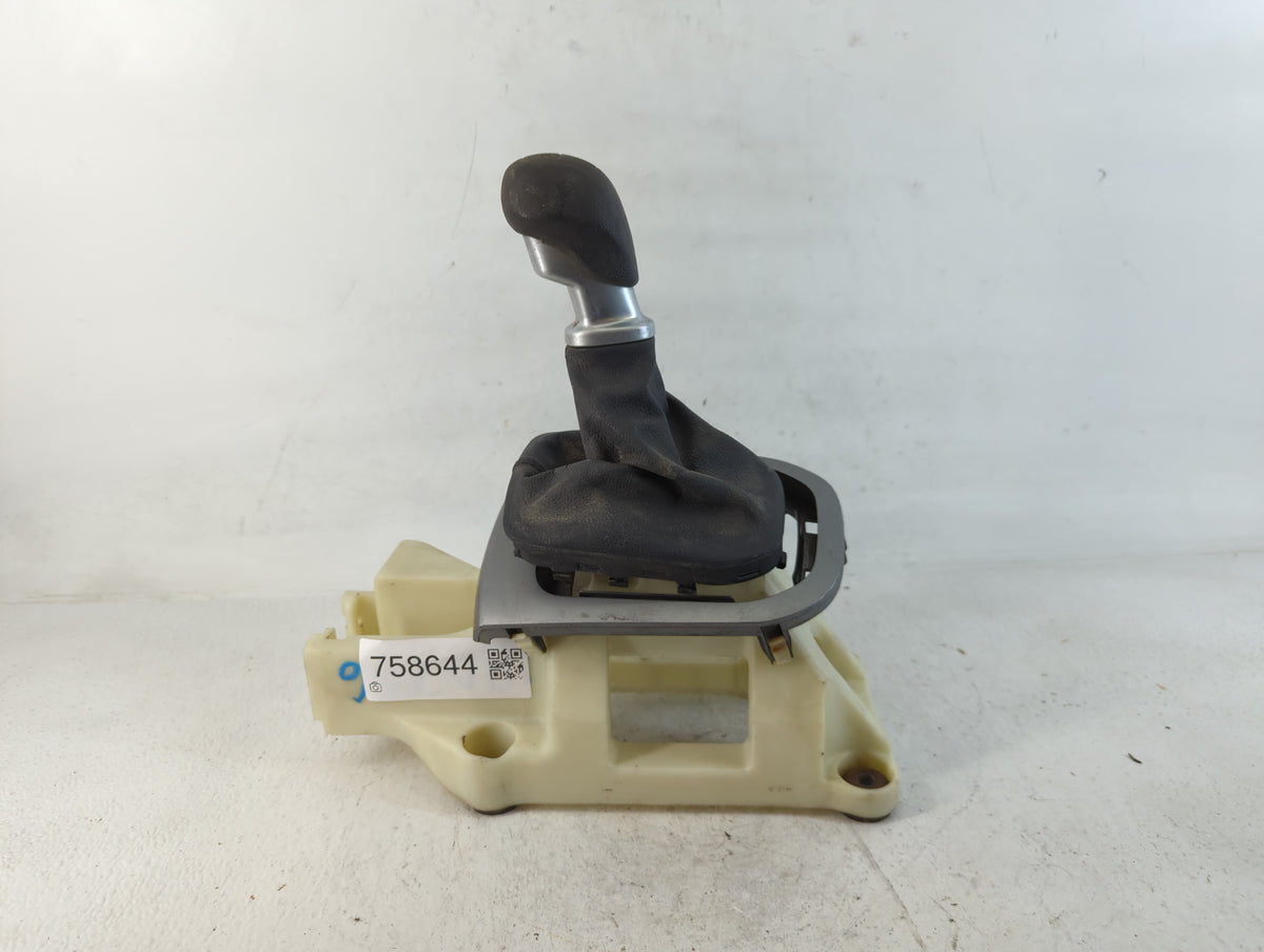 2016 Kia Rio Floor Console Assembly Shifter - Oemusedautoparts1.com
