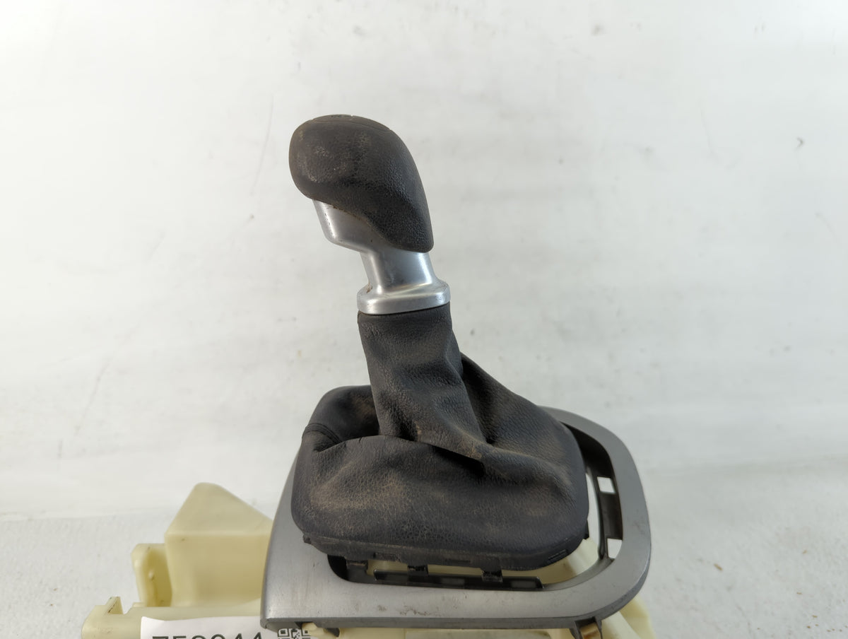 2016 Kia Rio Floor Console Assembly Shifter - Oemusedautoparts1.com