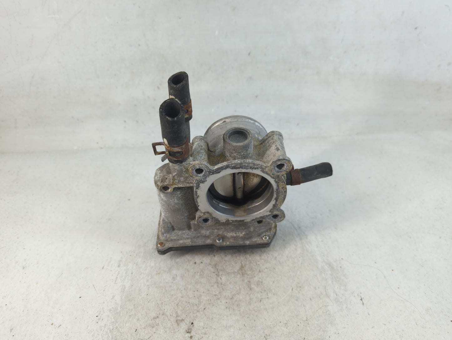 2012-2019 Kia Rio Throttle Body P/N:35100-2B300 Fits Fits 2012 2013 2014 2015 2016 2017 2018 2019 OEM Used Auto Parts - Oemu