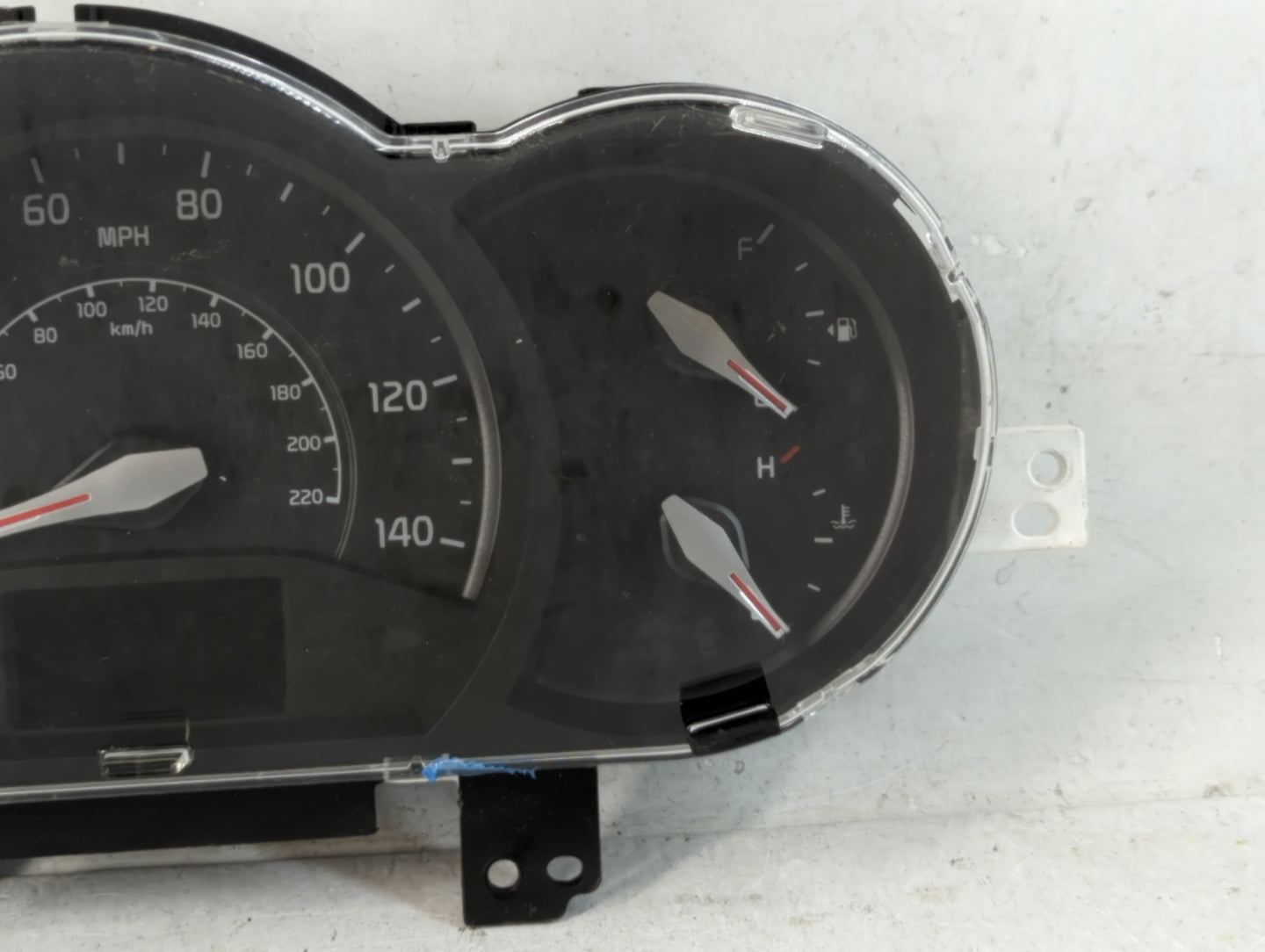 2016-2017 Kia Rio Instrument Cluster Speedometer Gauges P/N:94024-1W770 Fits Fits 2016 2017 OEM Used Auto Parts - Oemusedaut