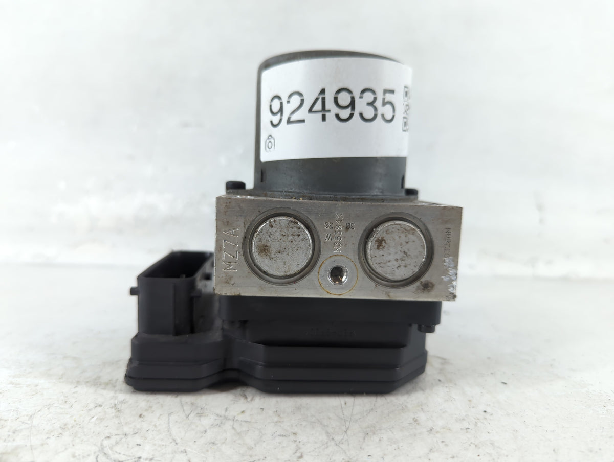 2016-2017 Kia Rio Anti-Lock Brake ABS Pump Module Actuator OEM P/N:58920-1W470 Fits Fits 2016 2017 OEM Used Auto Parts - Oem