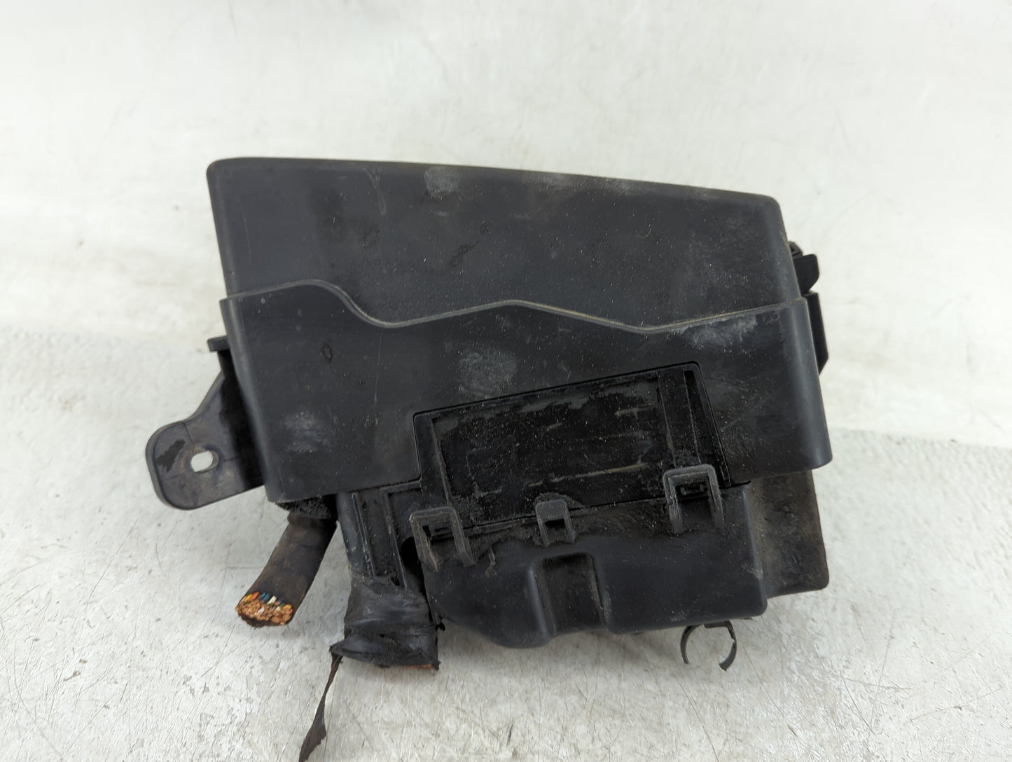 2016 Kia Rondo Fusebox Fuse Box Panel Relay Module Fits OEM Used Auto Parts - Oemusedautoparts1.com