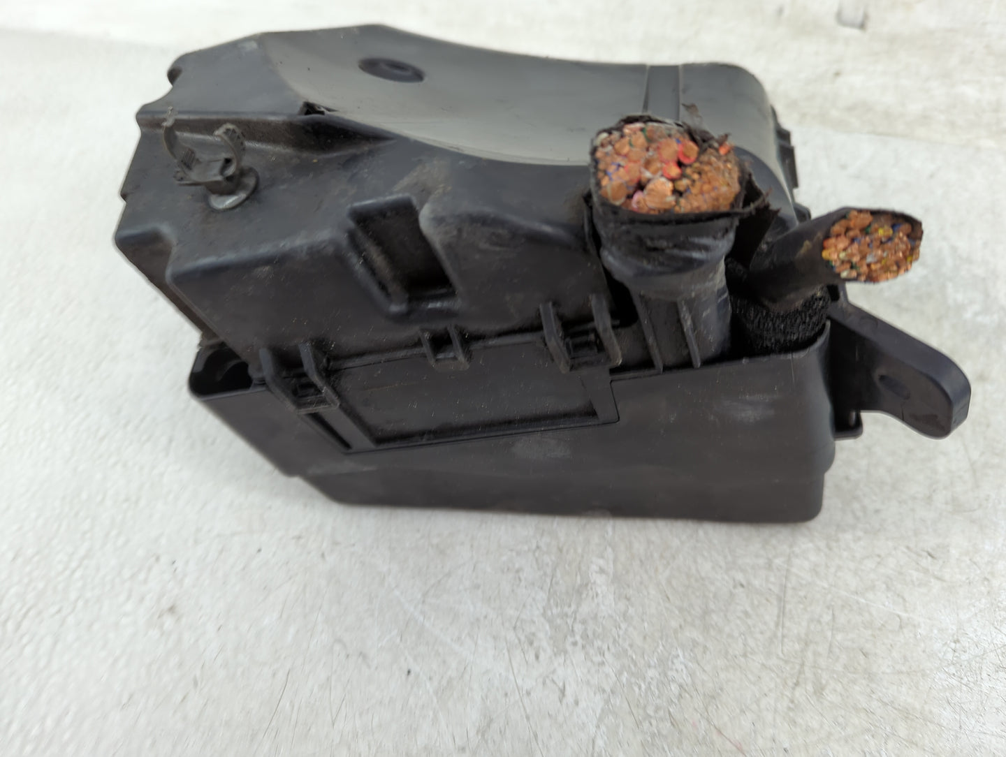 2016 Kia Rondo Fusebox Fuse Box Panel Relay Module Fits OEM Used Auto Parts - Oemusedautoparts1.com