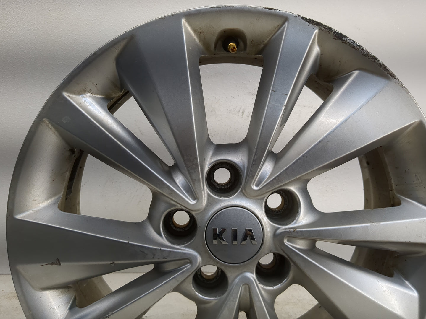 2015-2018 Kia Sedona Oem Wheel Rim - Oemusedautoparts1.com