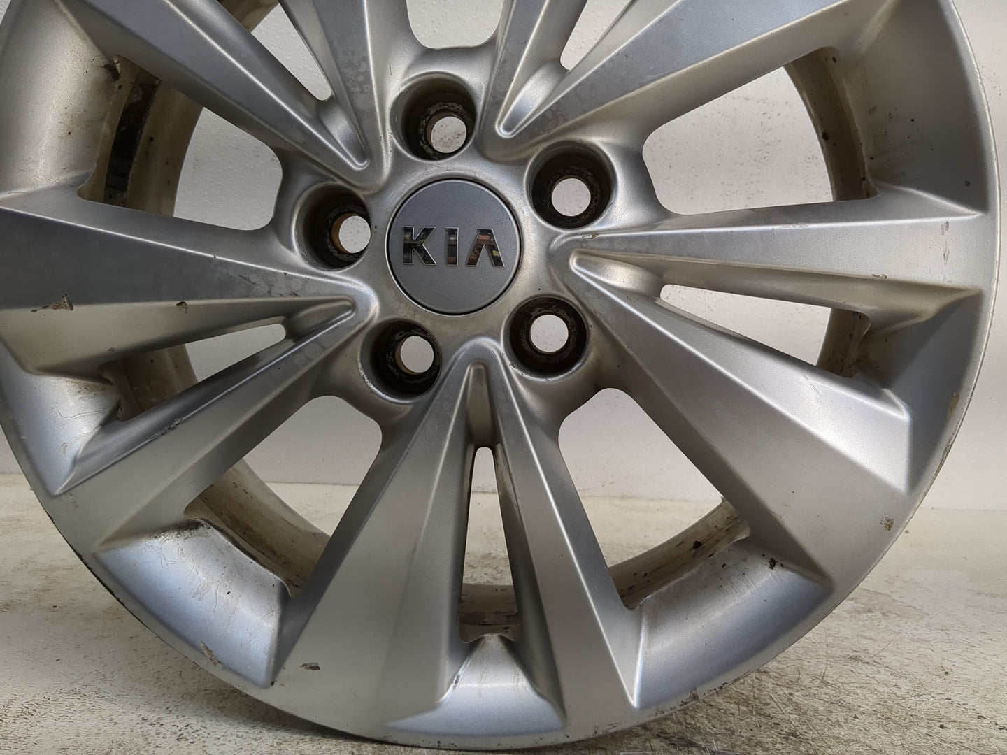 2015-2018 Kia Sedona Oem Wheel Rim - Oemusedautoparts1.com