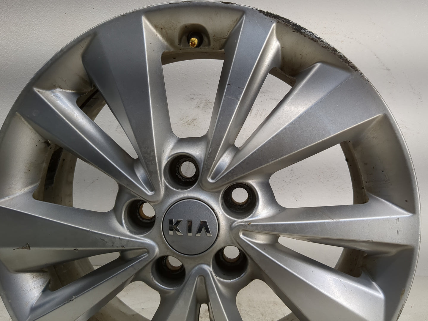 2015-2018 Kia Sedona Oem Wheel Rim - Oemusedautoparts1.com