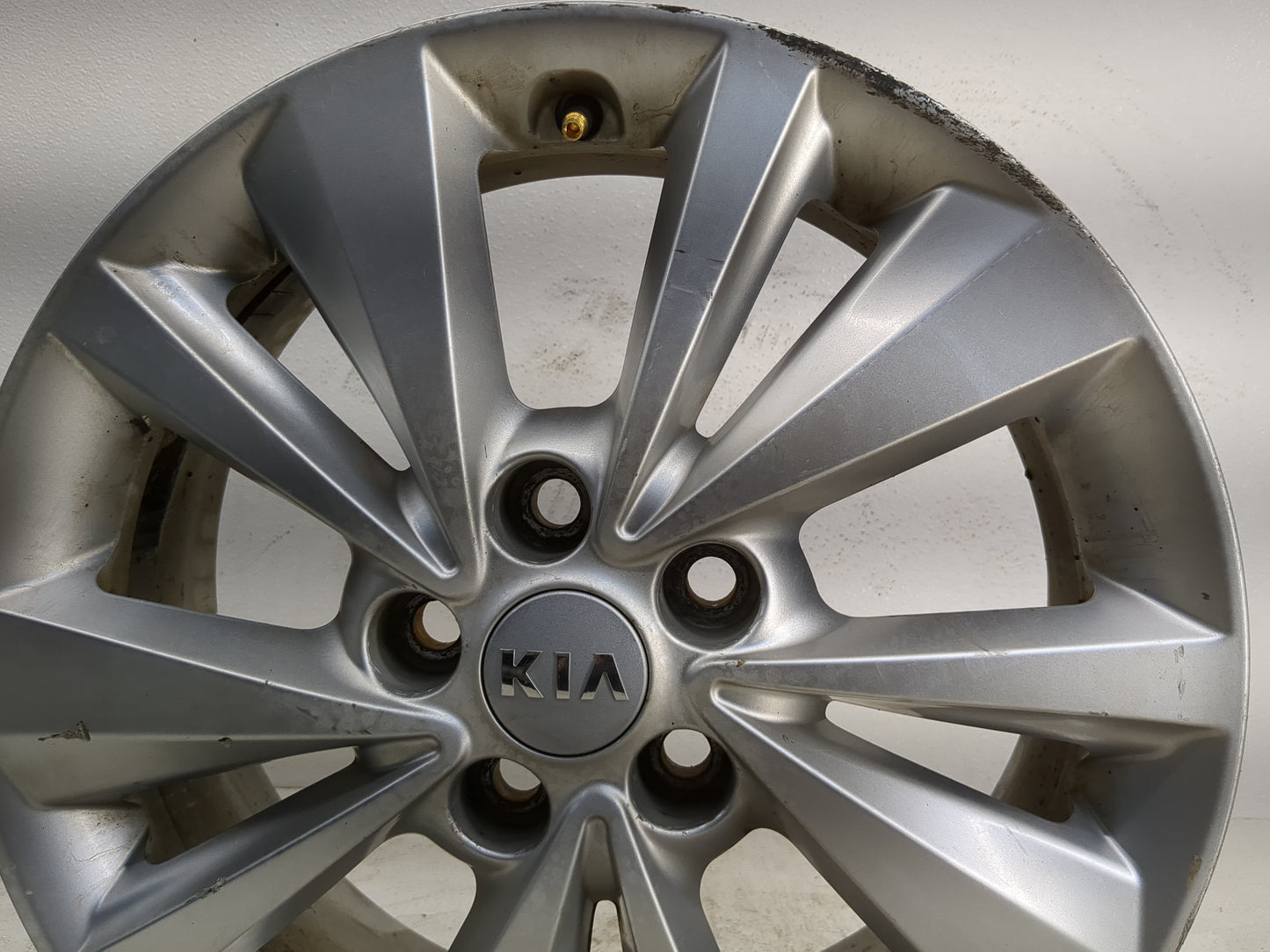 2015-2018 Kia Sedona Oem Wheel Rim - Oemusedautoparts1.com
