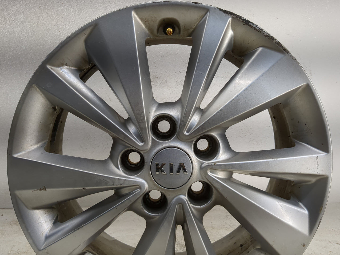 2015-2018 Kia Sedona Oem Wheel Rim - Oemusedautoparts1.com