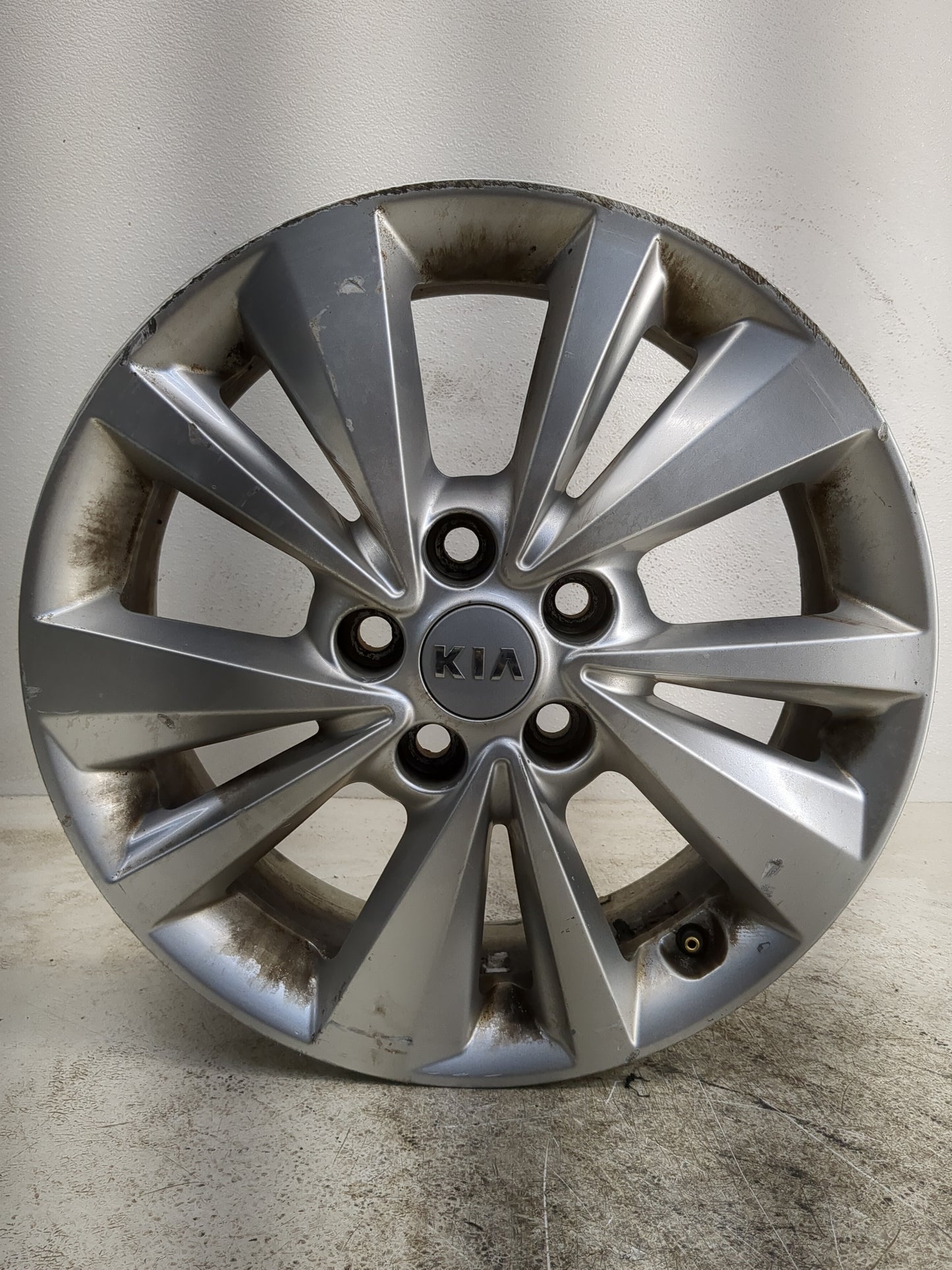 2015-2018 Kia Sedona Oem Wheel Rim - Oemusedautoparts1.com