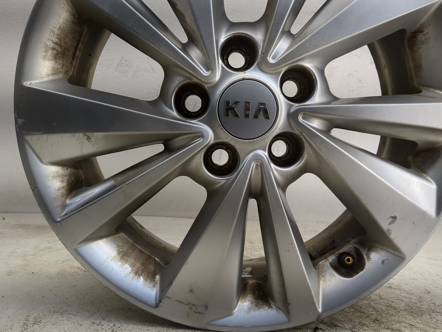 2015-2018 Kia Sedona Oem Wheel Rim - Oemusedautoparts1.com