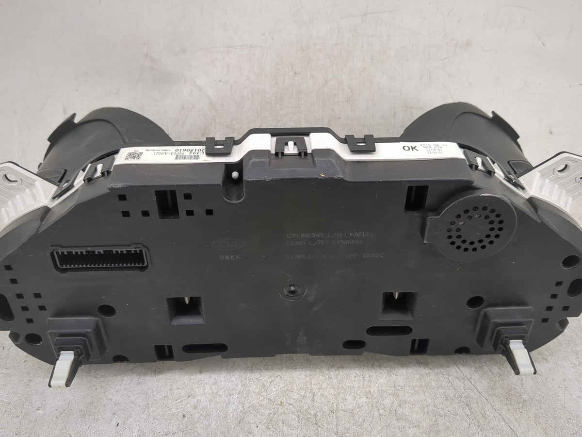 2015-2016 Kia Sedona Instrument Cluster Speedometer Gauges P/N:94003-A9021 Miles:190K Fits Fits 2015 2016 OEM Used Auto Part