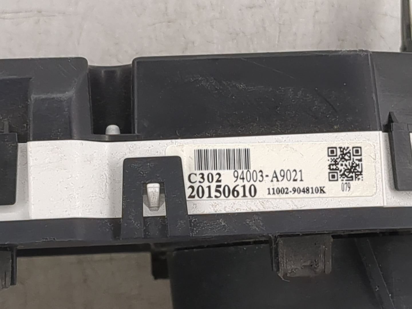 2015-2016 Kia Sedona Instrument Cluster Speedometer Gauges Miles:190K Fits Fits 2015 2016 OEM Used Auto Parts - Oemusedautop