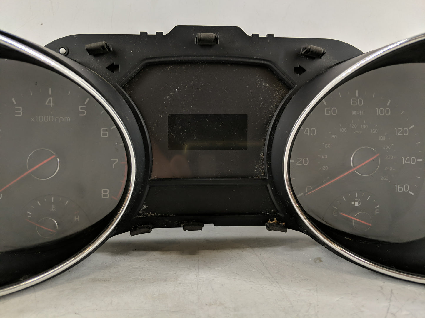 2015-2016 Kia Sedona Instrument Cluster Speedometer Gauges P/N:94003-A9021 Fits Fits 2015 2016 OEM Used Auto Parts - Oemused