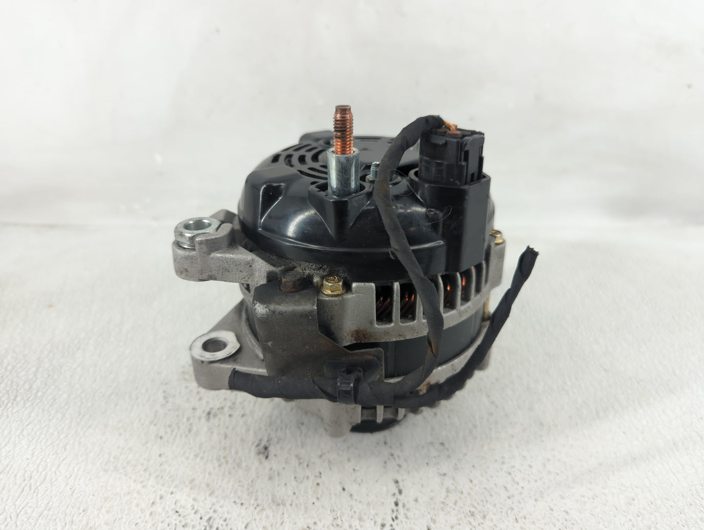 2011-2018 Kia Sedona Alternator Replacement Generator Charging Assembly Engine OEM Fits OEM Used Auto Parts - Oemusedautopar