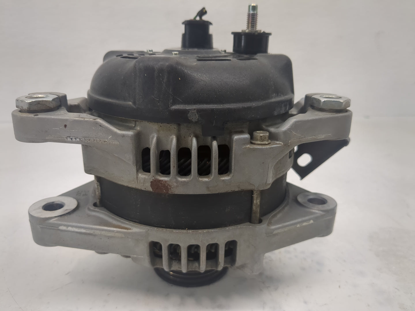 2011-2018 Kia Sedona Alternator Replacement Generator Charging Assembly Engine OEM P/N:104210-2870 37300-3C510 Fits OEM Used