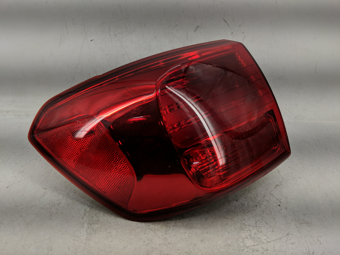2016-2018 Kia Sedona Tail Light Assembly Driver Left OEM P/N:NAS:#2357 Fits Fits 2016 2017 2018 OEM Used Auto Parts - Oemuse