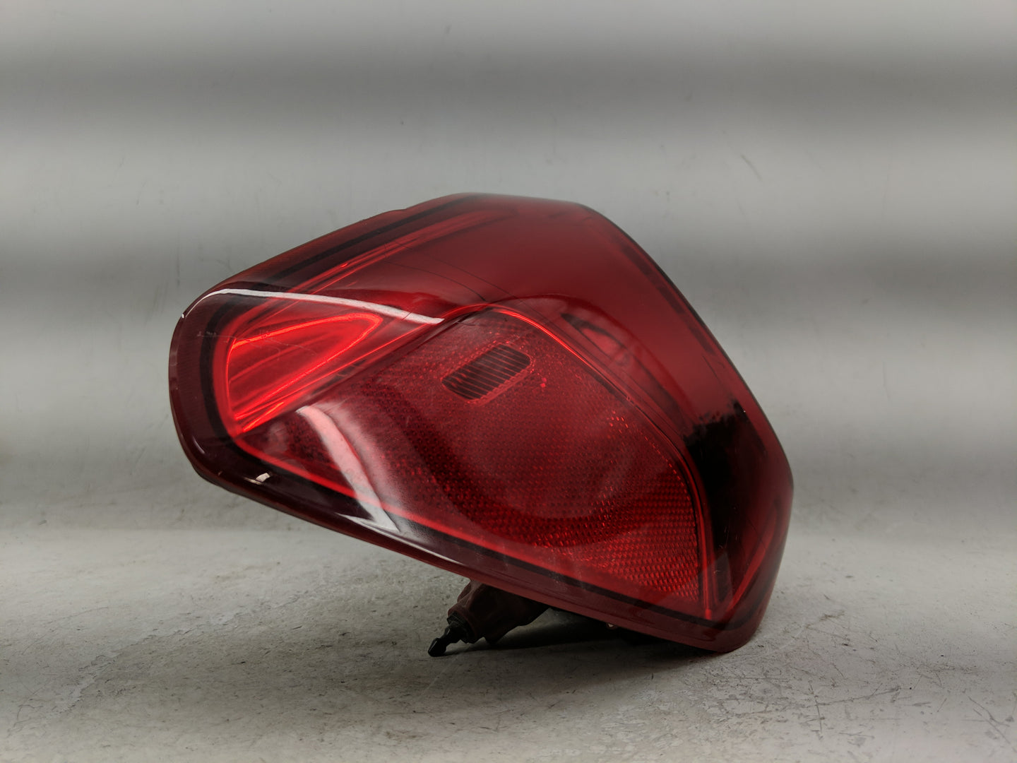 2016-2018 Kia Sedona Tail Light Assembly Driver Left OEM P/N:NAS:#2357 Fits Fits 2016 2017 2018 OEM Used Auto Parts - Oemuse