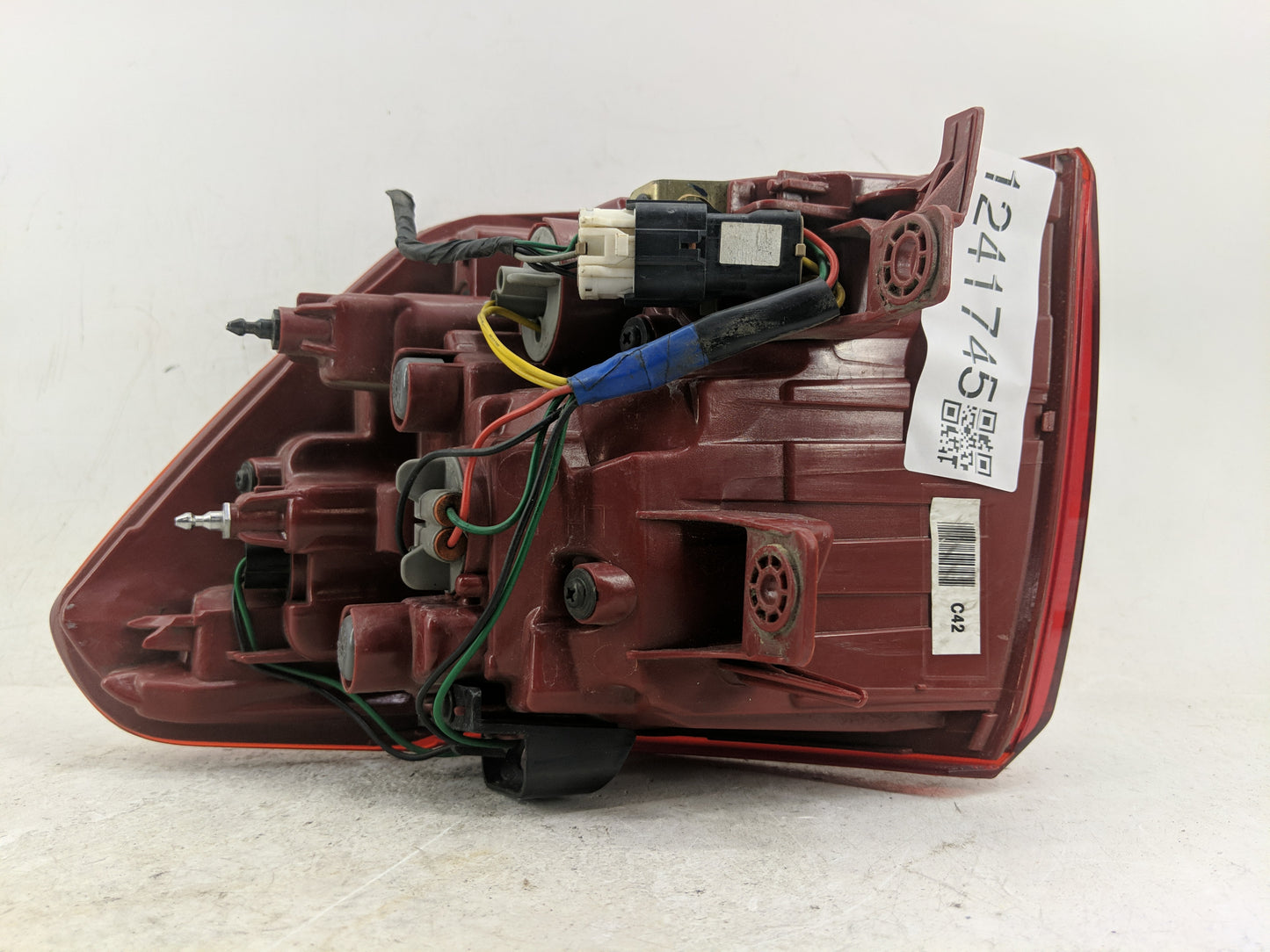 2016-2018 Kia Sedona Tail Light Assembly Driver Left OEM P/N:NAS:#2357 Fits Fits 2016 2017 2018 OEM Used Auto Parts - Oemuse