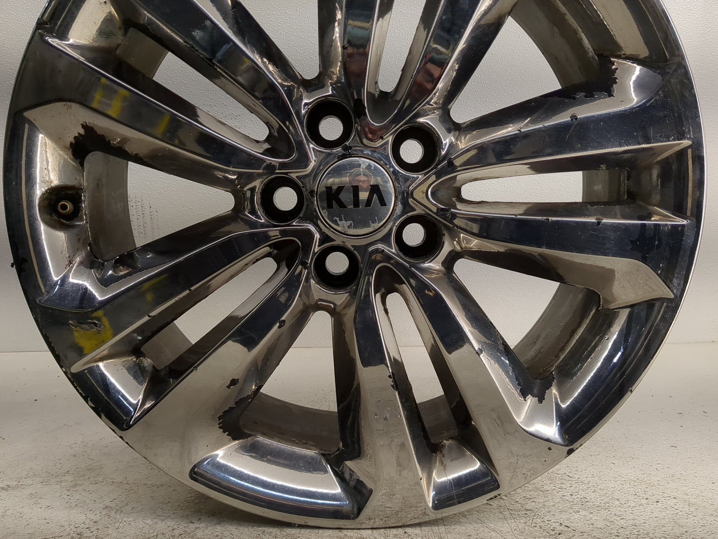 2015-2018 Kia Sedona Oem Wheel Rim - Oemusedautoparts1.com