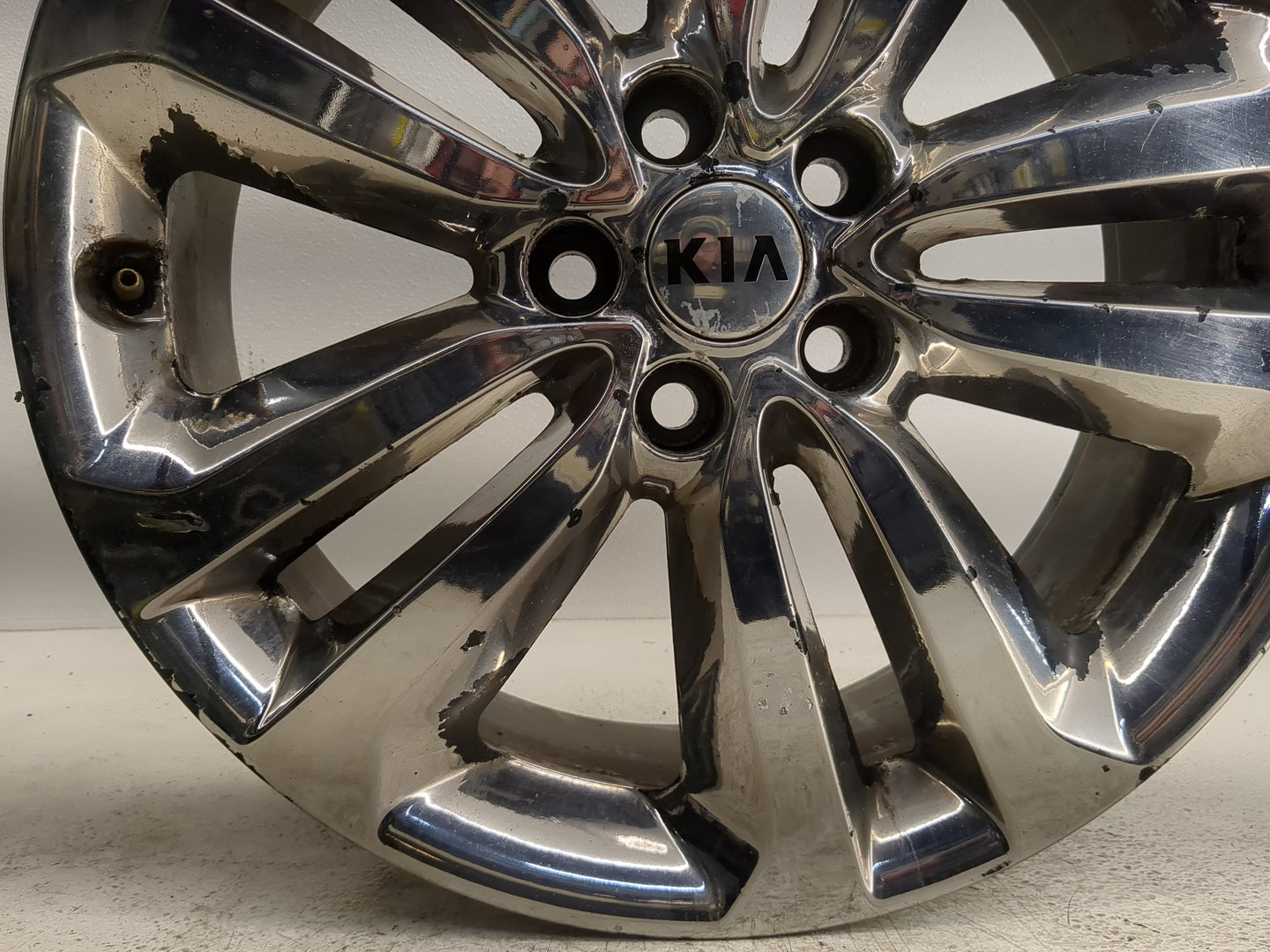 2015-2018 Kia Sedona Oem Wheel Rim 1245932 - Oemusedautoparts1.com