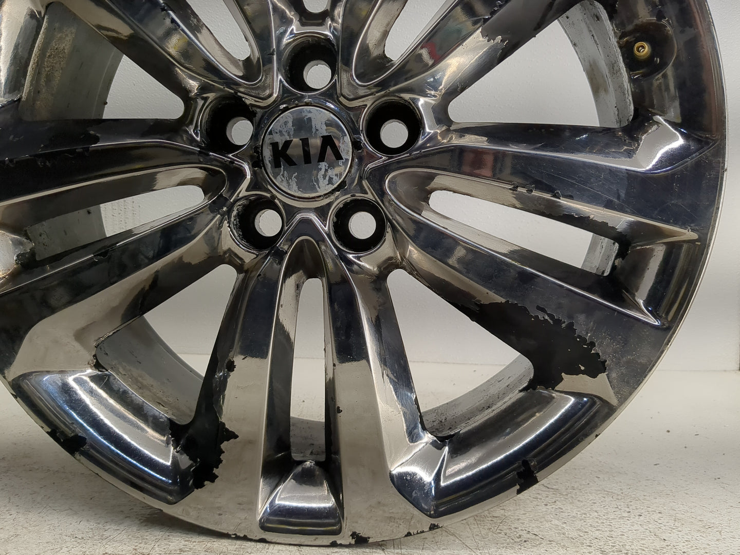 2015-2018 Kia Sedona Oem Wheel Rim 1245934 - Oemusedautoparts1.com