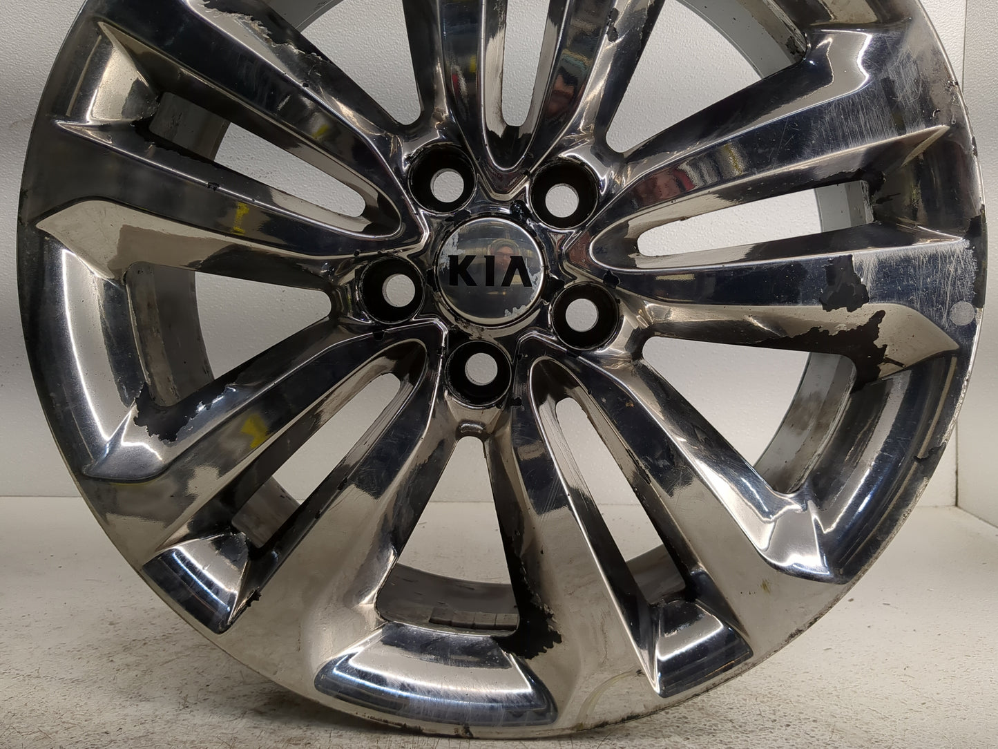 2015-2018 Kia Sedona Oem Wheel Rim 1245935 - Oemusedautoparts1.com