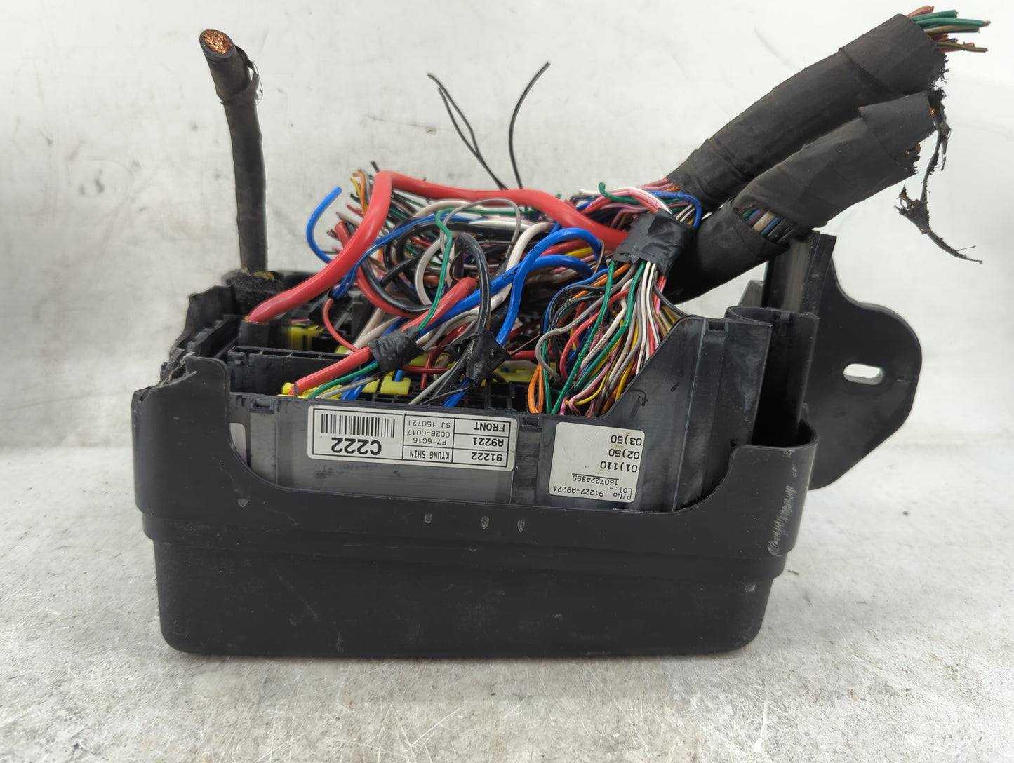 2015-2018 Kia Sedona Fusebox Fuse Box Panel Relay Module Fits Fits 2015 2016 2017 2018 OEM Used Auto Parts - Oemusedautopart