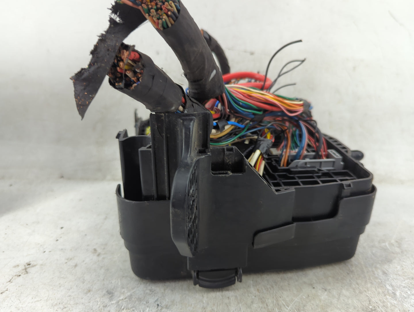 2015-2018 Kia Sedona Fusebox Fuse Box Panel Relay Module Fits Fits 2015 2016 2017 2018 OEM Used Auto Parts - Oemusedautopart