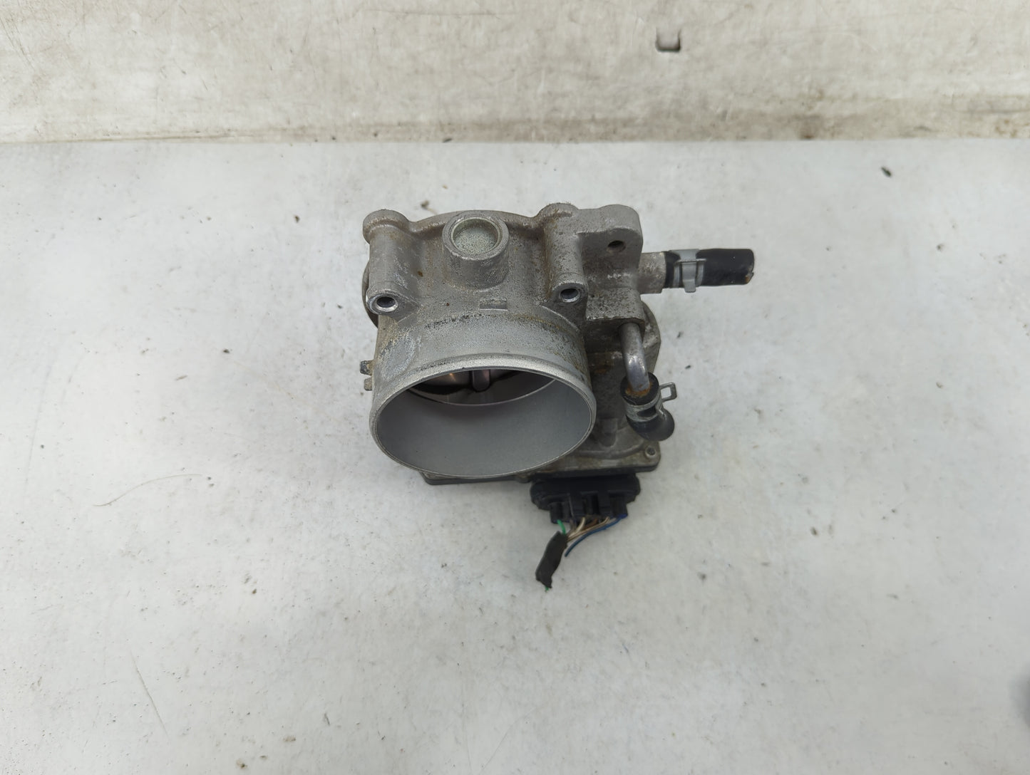 2015-2018 Kia Sedona Throttle Body Fits Fits 2012 2013 2014 2015 2016 2017 2018 OEM Used Auto Parts - Oemusedautoparts1.com