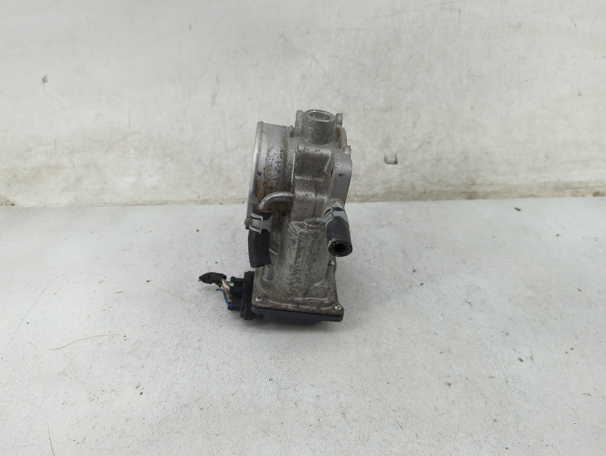 2015-2018 Kia Sedona Throttle Body P/N:35100-3CAA0 Fits Fits 2012 2013 2014 2015 2016 2017 2018 OEM Used Auto Parts - Oemuse