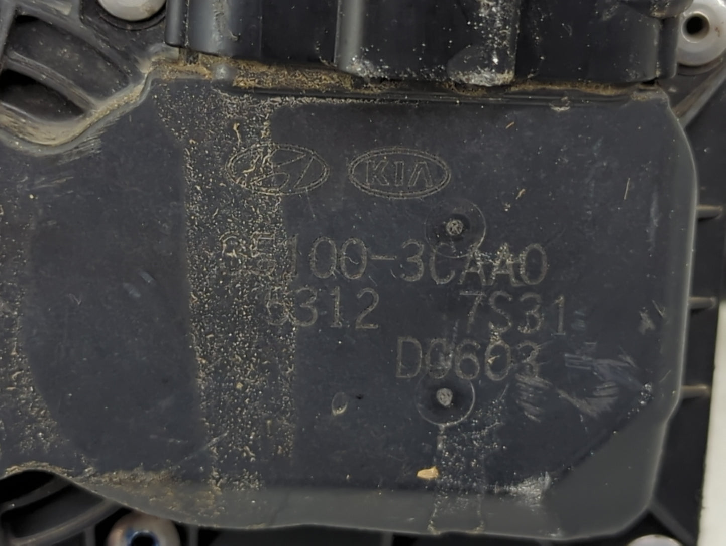 2015-2018 Kia Sedona Throttle Body Fits Fits 2012 2013 2014 2015 2016 2017 2018 OEM Used Auto Parts - Oemusedautoparts1.com