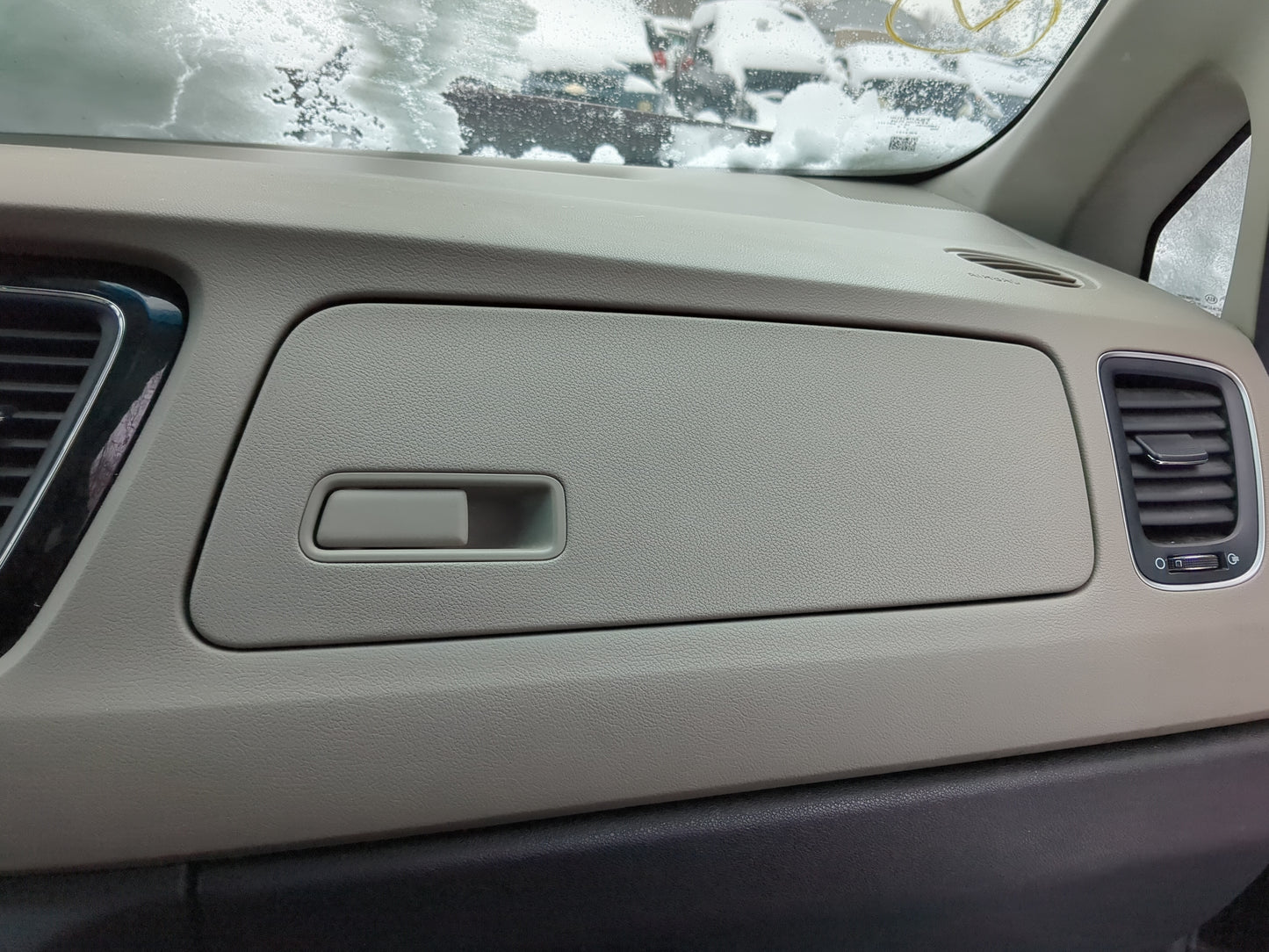 2016 Kia Sedona Passenger Glove Box Door Storage Compartment - Oemusedautoparts1.com